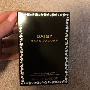 NIB daisy Marc Jacobs